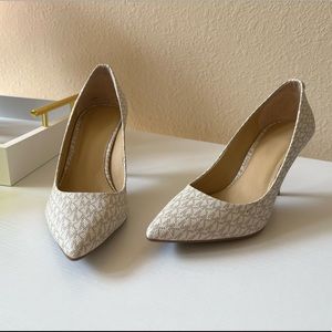 Michael Kors - Luxe Silhouette that’s classy, sexy, comfy, and chic!